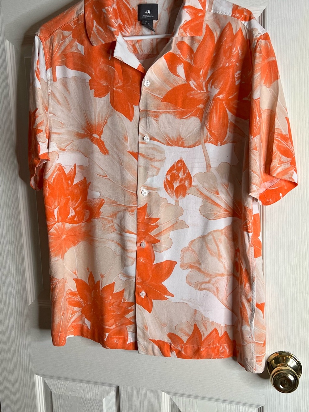 H&M Men's Orange and Cream Floral Short-Sleeve Button-Down Shirt